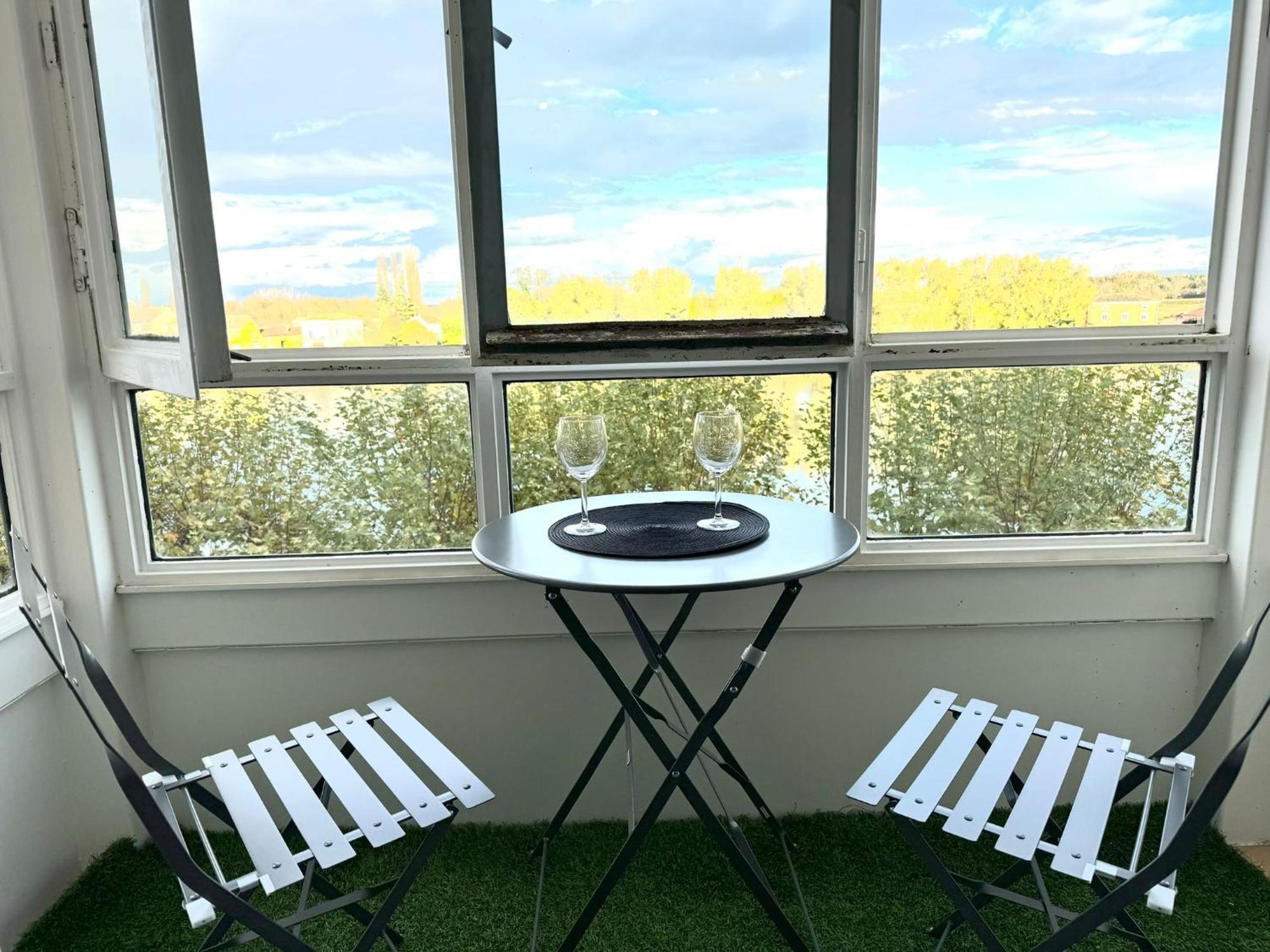 Appartement Quai Saone - By Primo C0Nciergerie Tournus Esterno foto